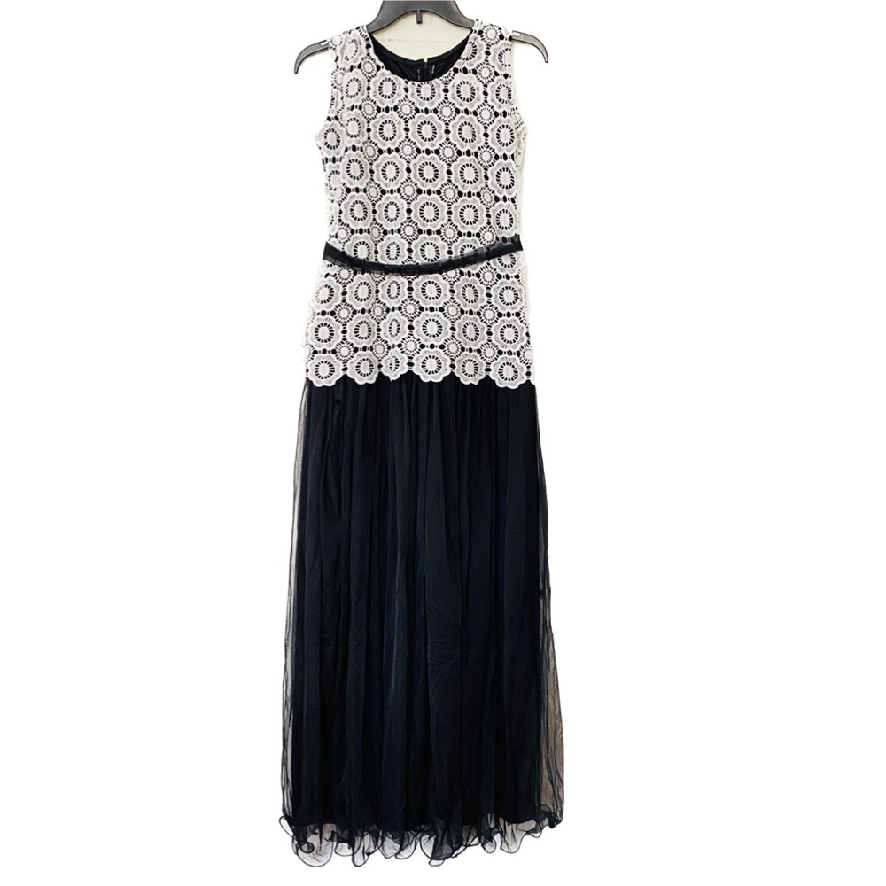 Evening gown. Black and white long evening gown.